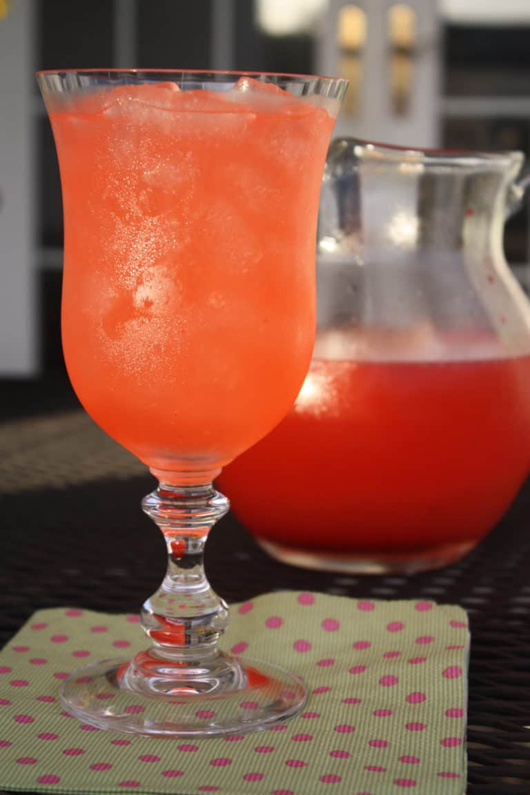 Raspberry Lemonade ~ Thirsty Thursday